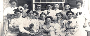 Group image of women members of The Chevy Chase Reading Class c. 1905